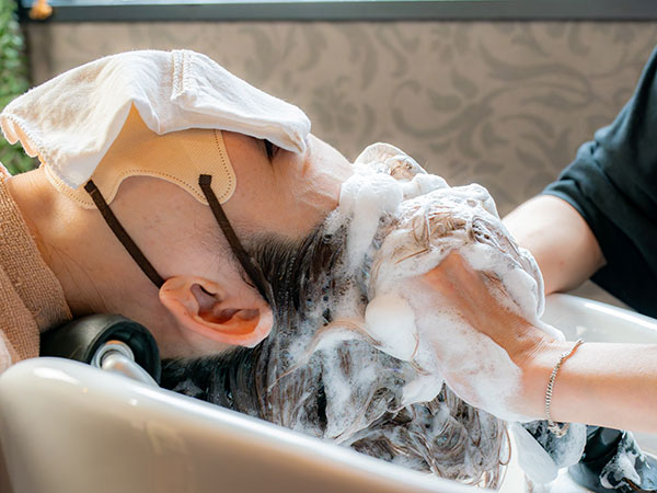 髪を育てるシャンプー・トリートメント